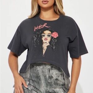 HER Graphic Black T-Shirt Chain Hem Size Medium‎ M